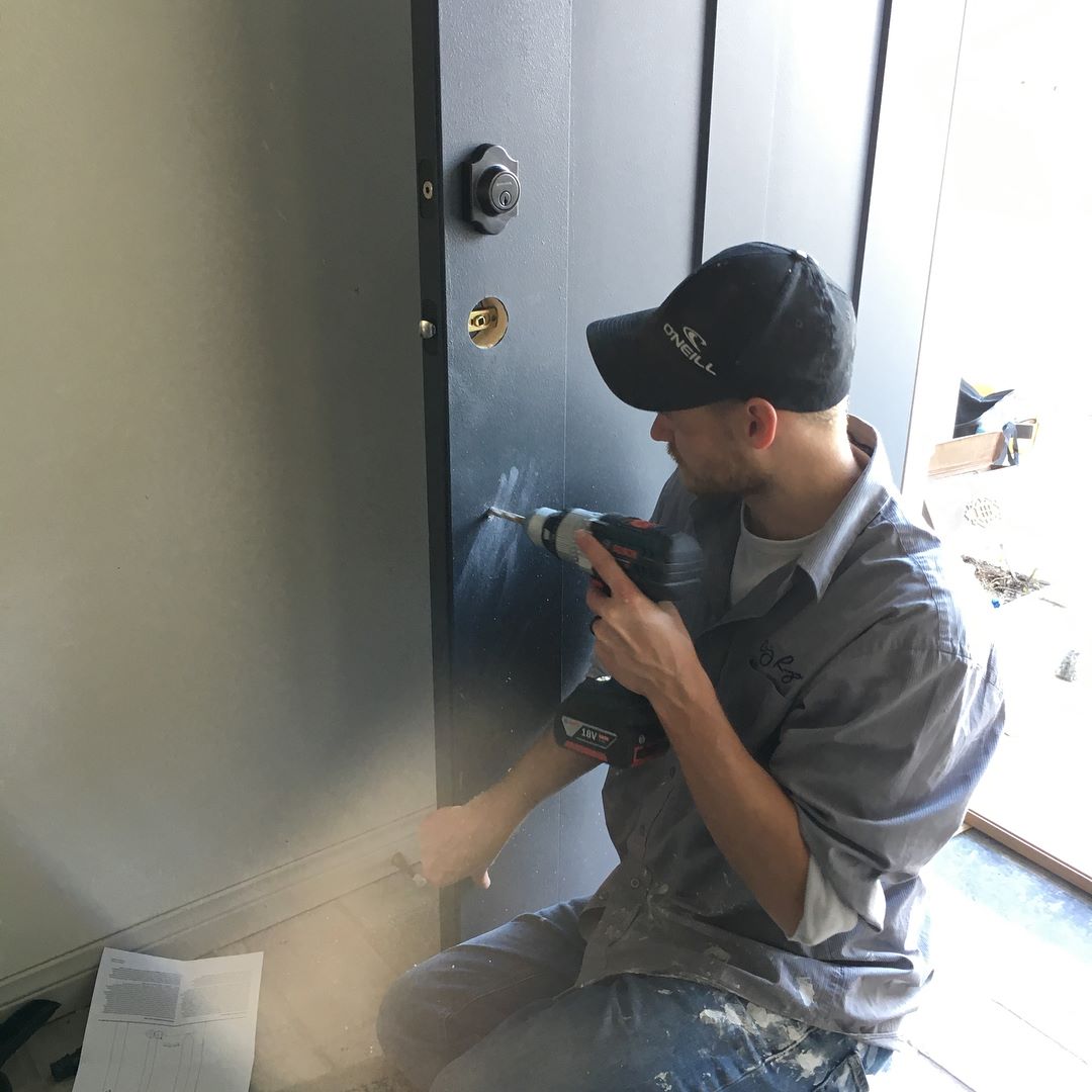 san antonio handyman installing door hardware